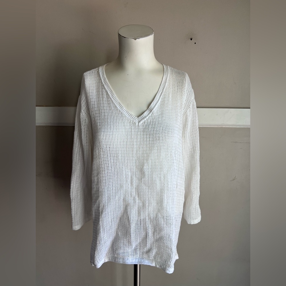 Liz Claiborne White V-Neck Knit Top Size L